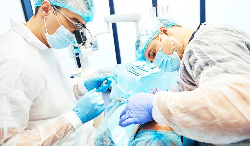 implantes dentales en León